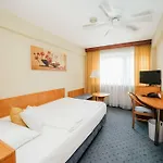 Savoy 4*