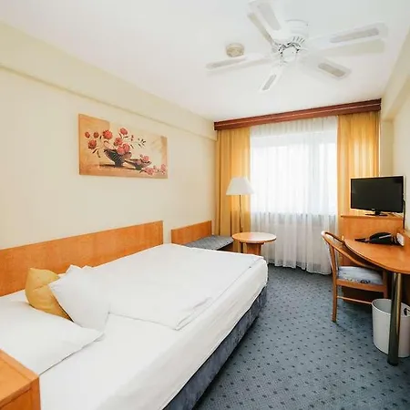 Savoy 4*