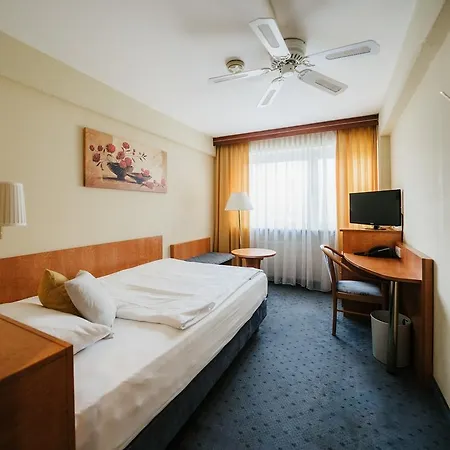 Savoy 4*